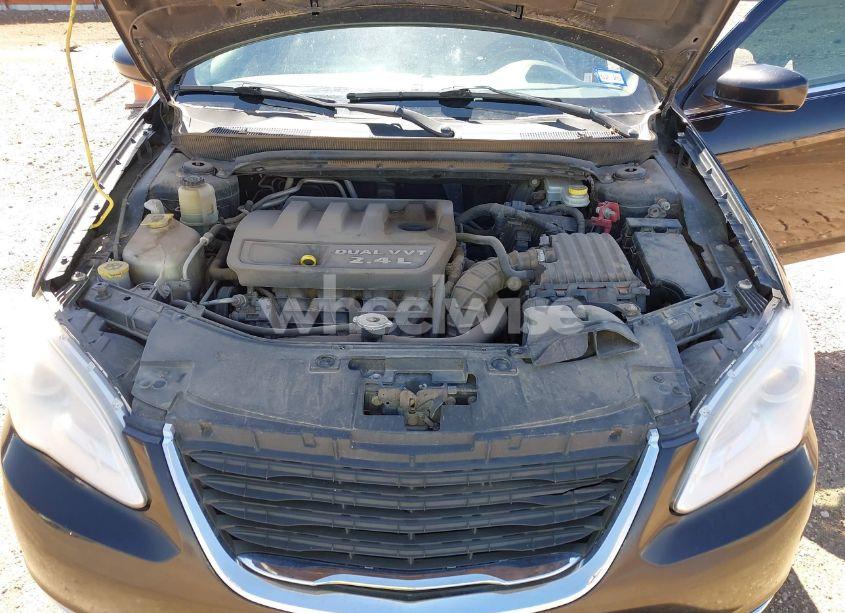 Photo 10 of 2013 Chrysler 200 TOURING (VIN 1C3CCBBB4DN655516)
