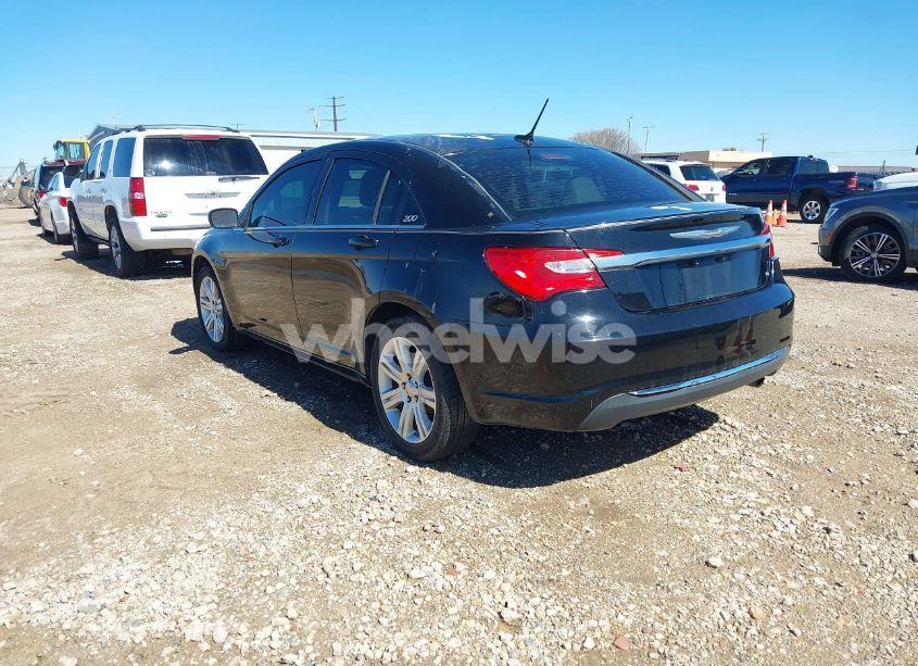 Photo 3 of 2013 Chrysler 200 TOURING (VIN 1C3CCBBB4DN655516)