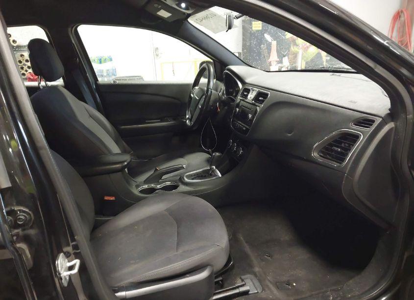 Photo 5 of 2013 Chrysler 200 TOURING (VIN 1C3CCBBB4DN655869)