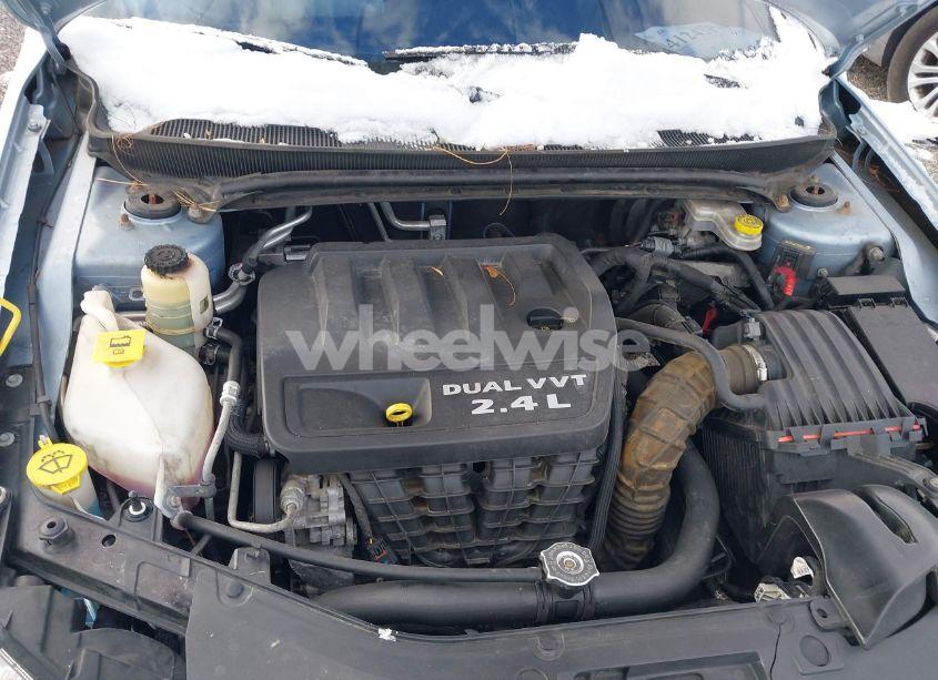 Photo 10 of 2013 Chrysler 200 TOURING (VIN 1C3CCBBB4DN656892)