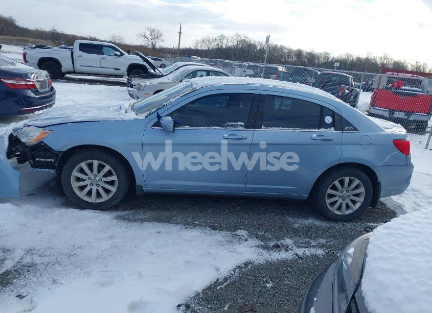 Photo 14 of 2013 Chrysler 200 TOURING (VIN 1C3CCBBB4DN656892)