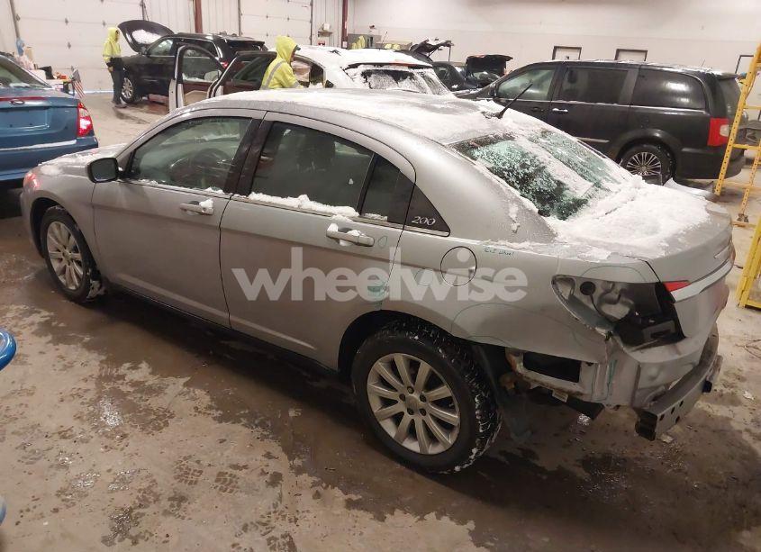 Photo 3 of 2013 Chrysler 200 TOURING (VIN 1C3CCBBB4DN684644)