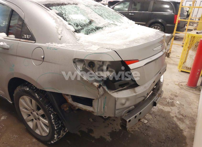 Photo 6 of 2013 Chrysler 200 TOURING (VIN 1C3CCBBB4DN684644)