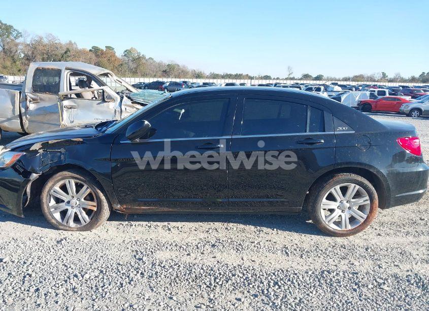 Photo 14 of 2013 Chrysler 200 TOURING (VIN 1C3CCBBB4DN724057)