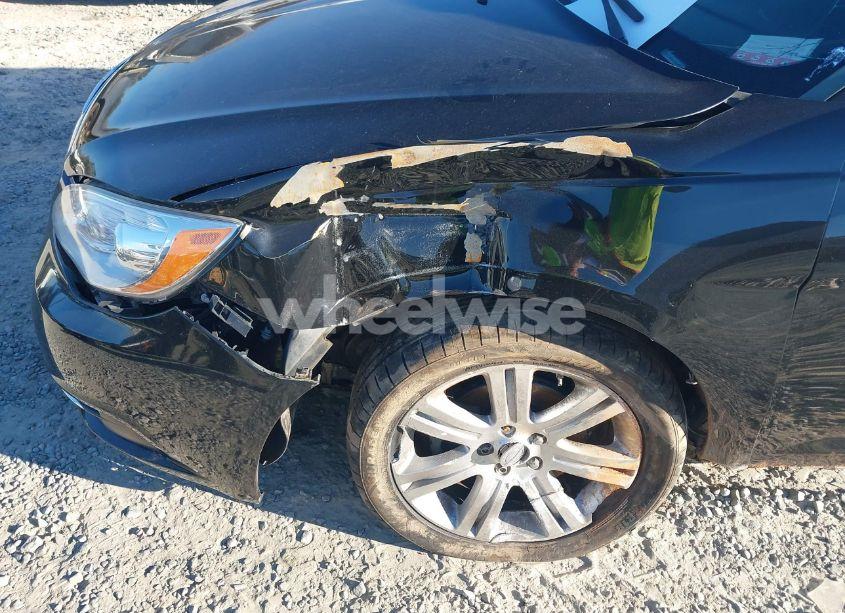 Photo 6 of 2013 Chrysler 200 TOURING (VIN 1C3CCBBB4DN724057)