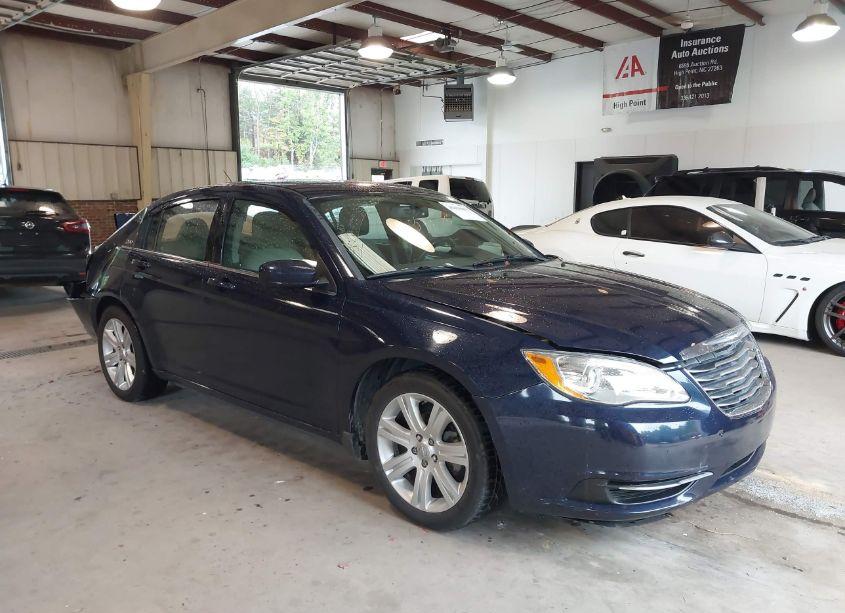 2014 Chrysler 200 TOURING (VIN 1C3CCBBB4EN137519) main photo