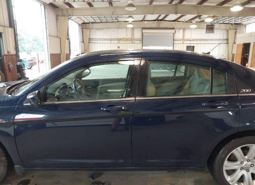 Photo 14 of 2014 Chrysler 200 TOURING (VIN 1C3CCBBB4EN137519)