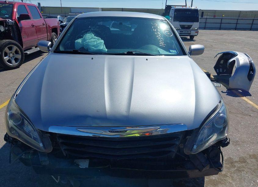 Photo 13 of 2014 Chrysler 200 TOURING (VIN 1C3CCBBB4EN172092)