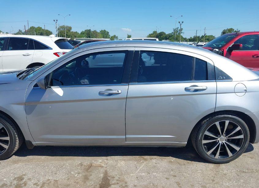 Photo 15 of 2014 Chrysler 200 TOURING (VIN 1C3CCBBB4EN172092)