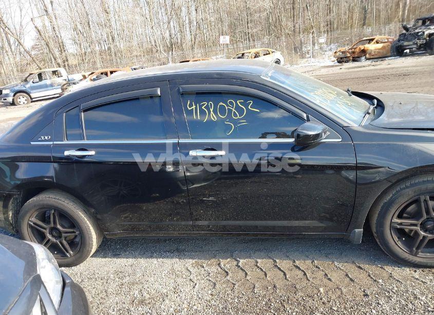 Photo 13 of 2012 Chrysler 200 TOURING (VIN 1C3CCBBB5CN126770)