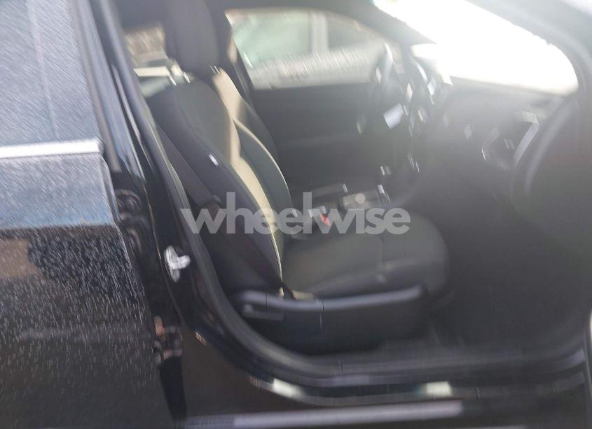 Photo 5 of 2012 Chrysler 200 TOURING (VIN 1C3CCBBB5CN126770)