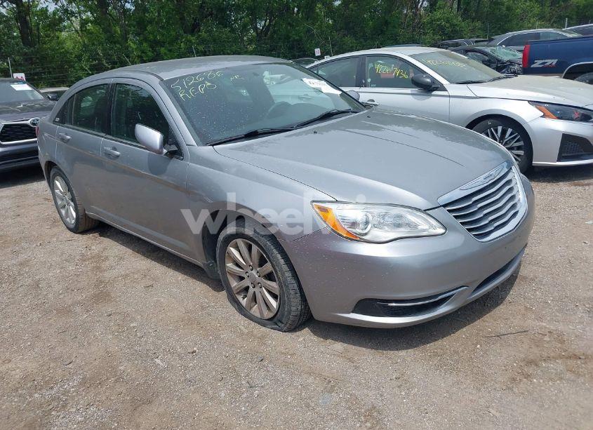 2013 Chrysler 200 TOURING (VIN 1C3CCBBB5DN512686) main photo