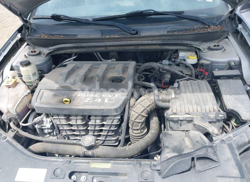 Photo 10 of 2013 Chrysler 200 TOURING (VIN 1C3CCBBB5DN512686)