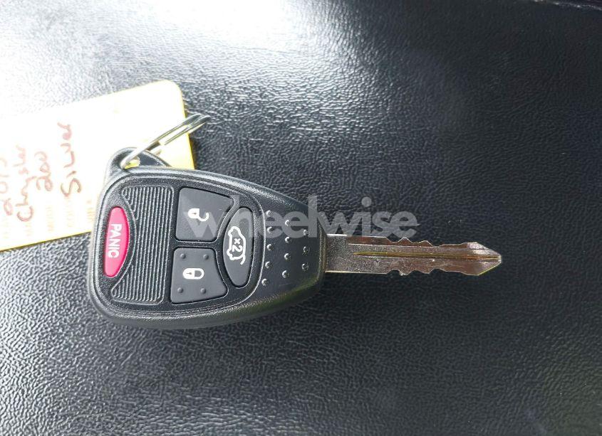 Photo 11 of 2013 Chrysler 200 TOURING (VIN 1C3CCBBB5DN512686)