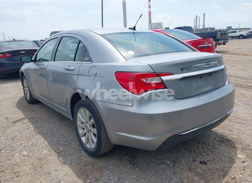 Photo 3 of 2013 Chrysler 200 TOURING (VIN 1C3CCBBB5DN512686)