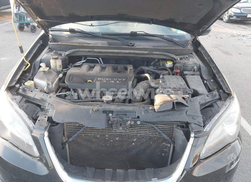 Photo 10 of 2013 Chrysler 200 TOURING (VIN 1C3CCBBB5DN542142)