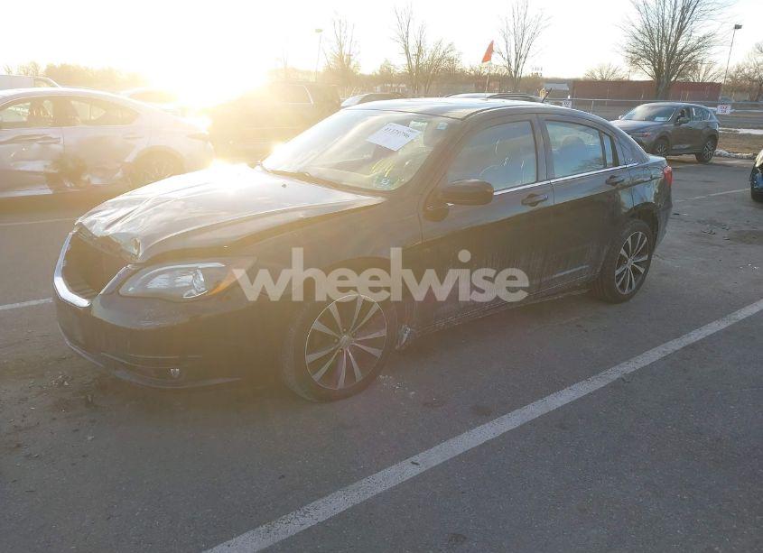 Photo 2 of 2013 Chrysler 200 TOURING (VIN 1C3CCBBB5DN542142)
