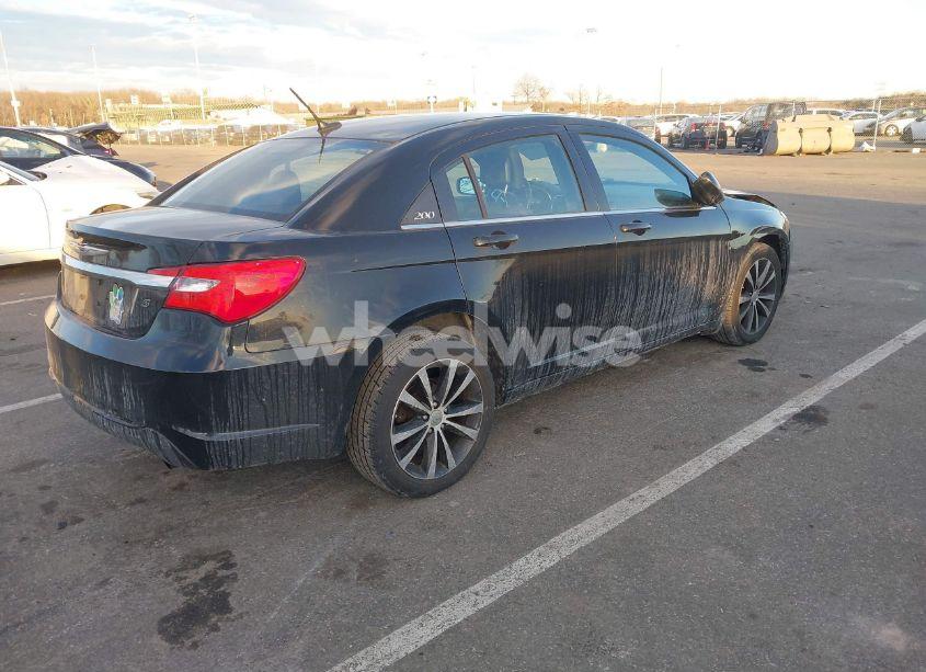 Photo 4 of 2013 Chrysler 200 TOURING (VIN 1C3CCBBB5DN542142)