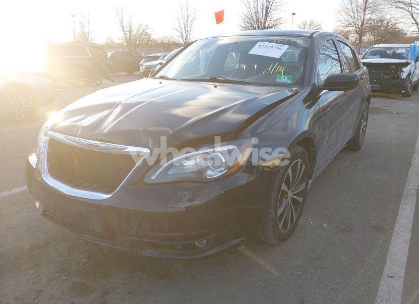 Photo 6 of 2013 Chrysler 200 TOURING (VIN 1C3CCBBB5DN542142)