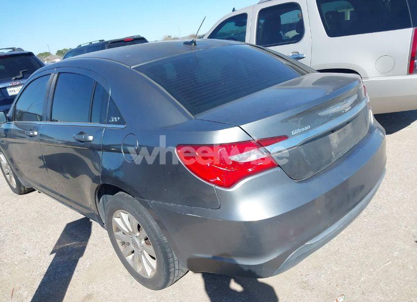 Photo 3 of 2013 Chrysler 200 TOURING (VIN 1C3CCBBB5DN575240)