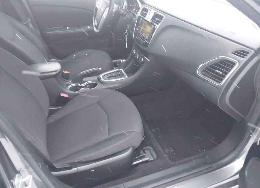 Photo 5 of 2013 Chrysler 200 TOURING (VIN 1C3CCBBB5DN605532)