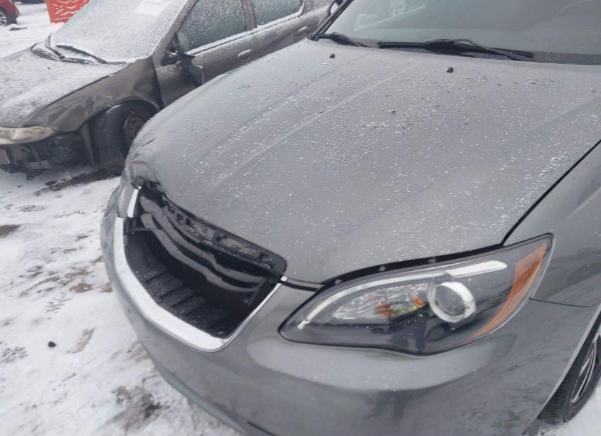 Photo 6 of 2013 Chrysler 200 TOURING (VIN 1C3CCBBB5DN605532)