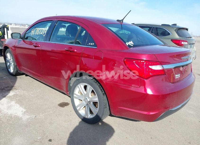 Photo 3 of 2013 Chrysler 200 TOURING (VIN 1C3CCBBB5DN655332)