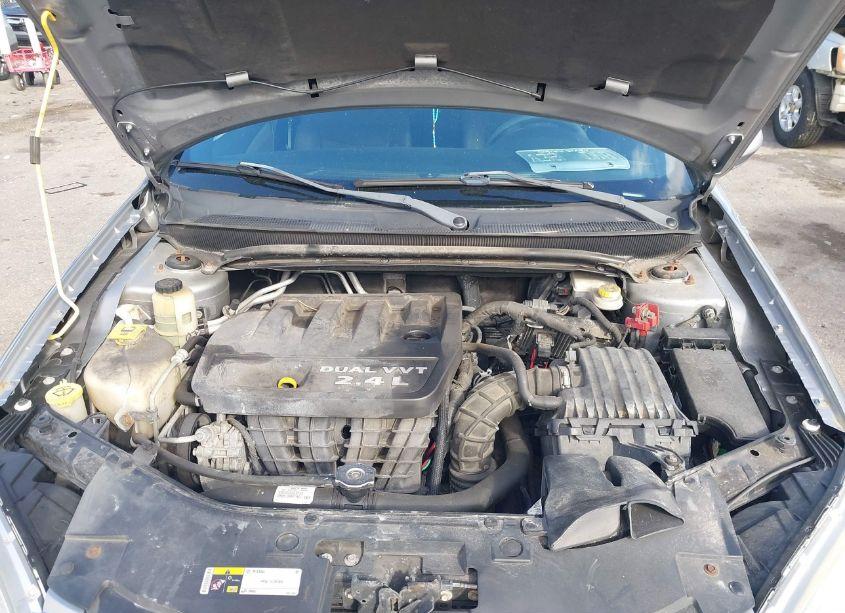 Photo 10 of 2013 Chrysler 200 TOURING (VIN 1C3CCBBB5DN764664)