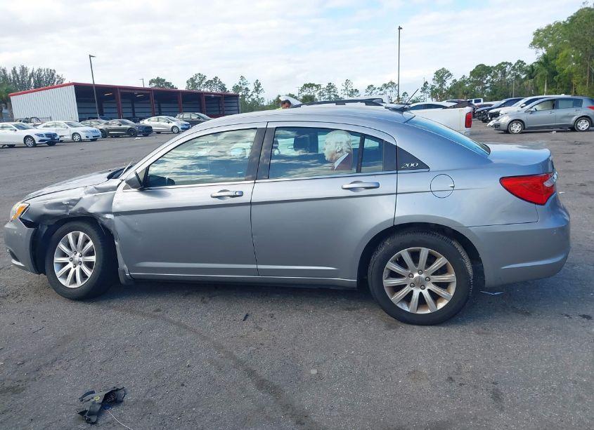 Photo 14 of 2013 Chrysler 200 TOURING (VIN 1C3CCBBB5DN764664)