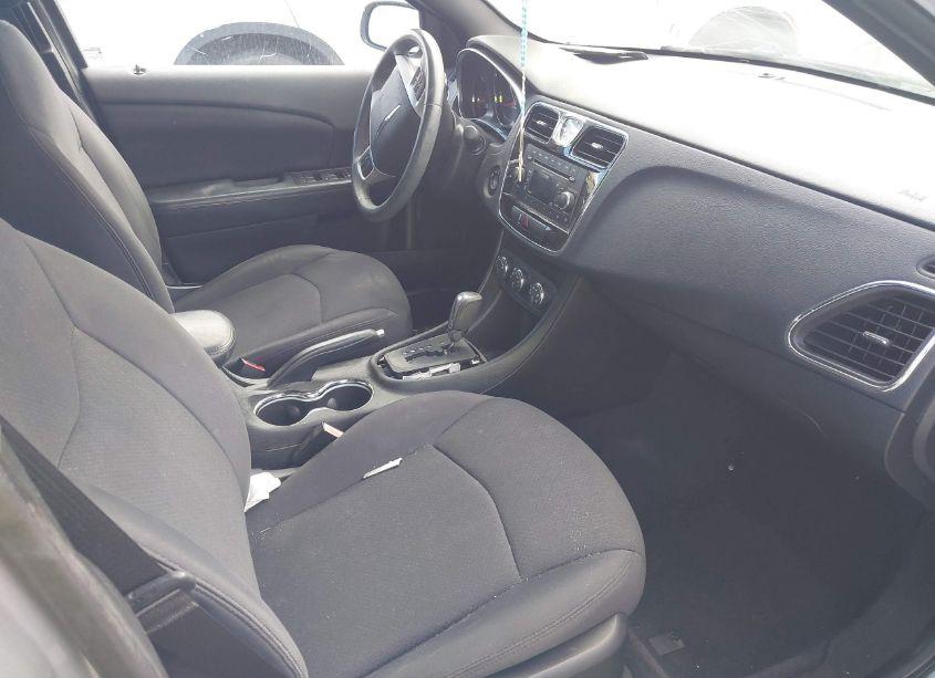 Photo 5 of 2013 Chrysler 200 TOURING (VIN 1C3CCBBB5DN764664)