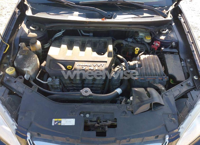 Photo 10 of 2014 Chrysler 200 TOURING (VIN 1C3CCBBB5EN176975)