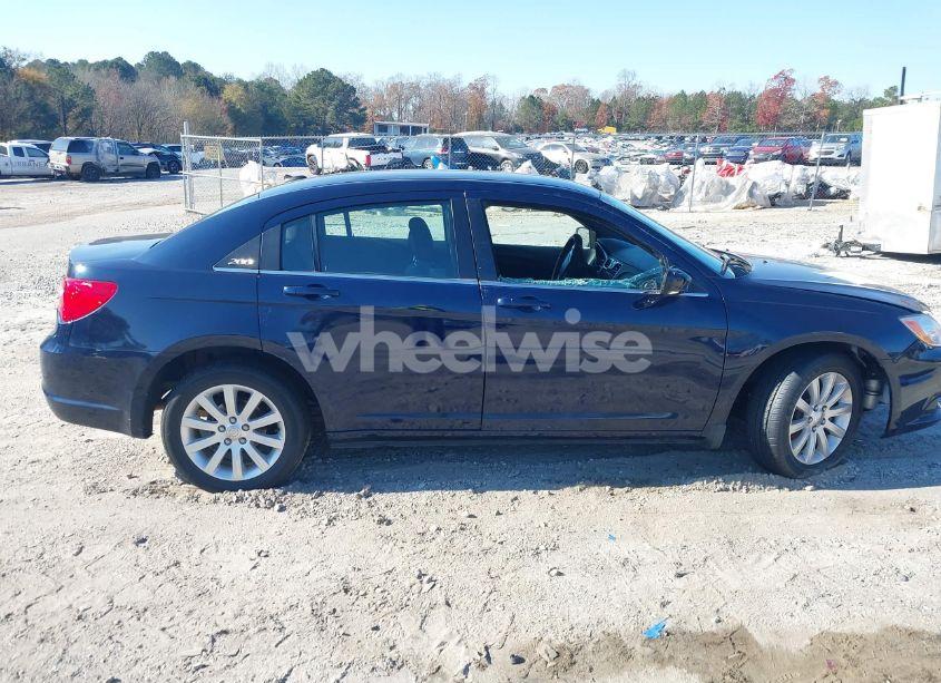 Photo 13 of 2014 Chrysler 200 TOURING (VIN 1C3CCBBB5EN176975)