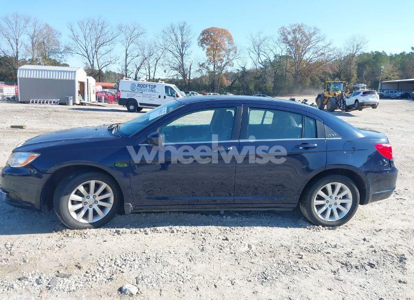 Photo 14 of 2014 Chrysler 200 TOURING (VIN 1C3CCBBB5EN176975)