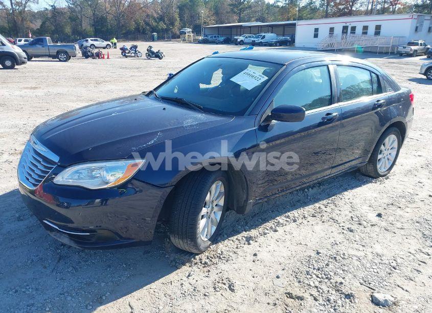 Photo 2 of 2014 Chrysler 200 TOURING (VIN 1C3CCBBB5EN176975)