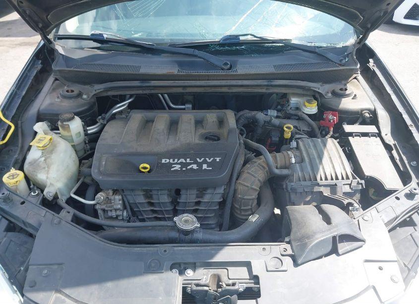 Photo 10 of 2014 Chrysler 200 TOURING (VIN 1C3CCBBB5EN185076)