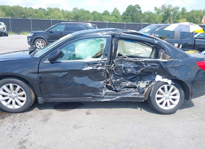 Photo 14 of 2014 Chrysler 200 TOURING (VIN 1C3CCBBB5EN185076)