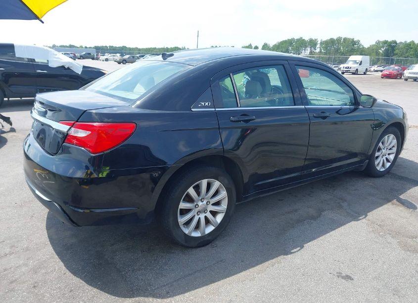 Photo 4 of 2014 Chrysler 200 TOURING (VIN 1C3CCBBB5EN185076)