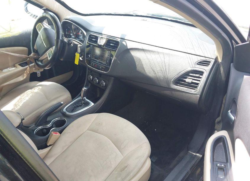 Photo 5 of 2014 Chrysler 200 TOURING (VIN 1C3CCBBB5EN185076)