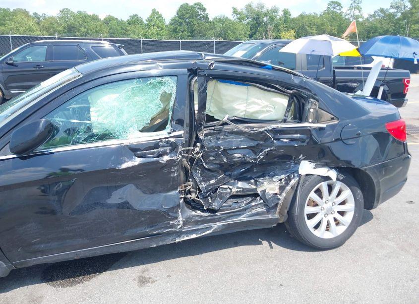 Photo 6 of 2014 Chrysler 200 TOURING (VIN 1C3CCBBB5EN185076)