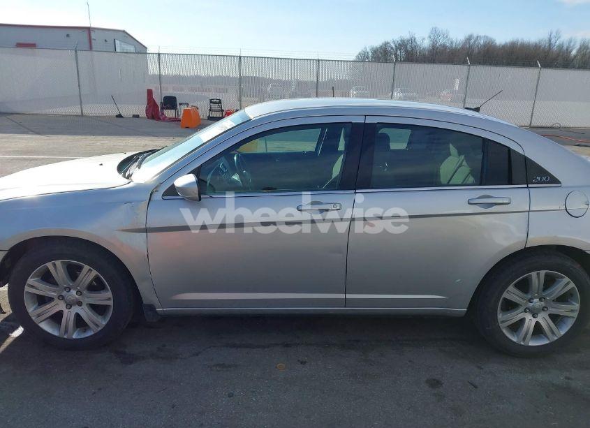 Photo 14 of 2012 Chrysler 200 TOURING (VIN 1C3CCBBB6CN175766)