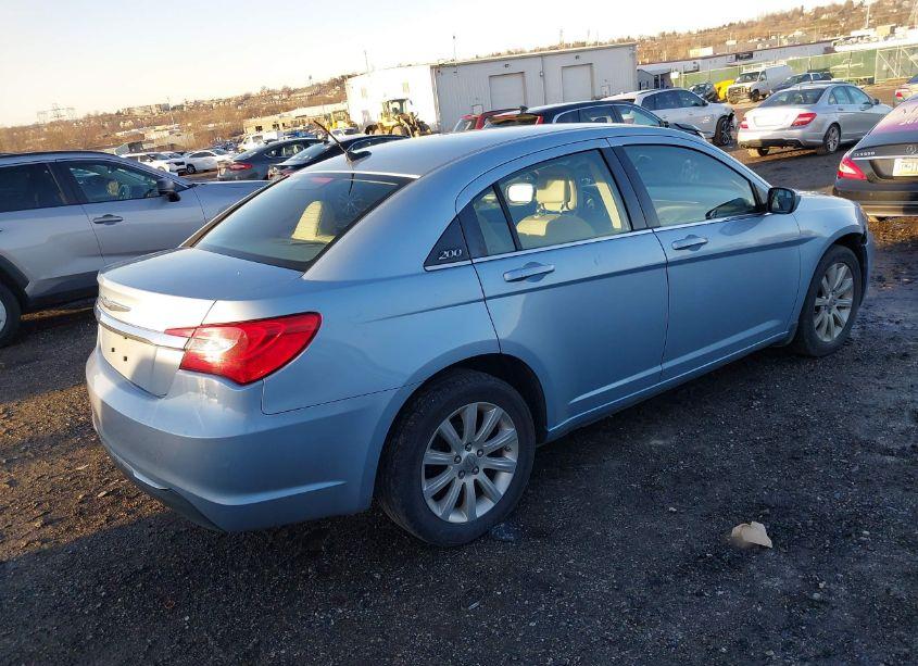 Photo 4 of 2012 Chrysler 200 TOURING (VIN 1C3CCBBB6CN299357)