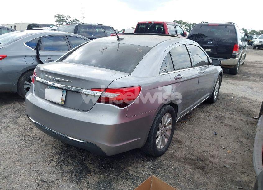 Photo 4 of 2013 Chrysler 200 TOURING (VIN 1C3CCBBB6DN513037)