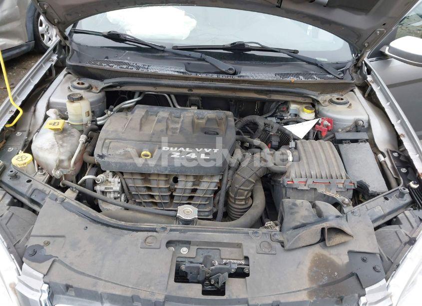 Photo 10 of 2013 Chrysler 200 TOURING (VIN 1C3CCBBB6DN543073)