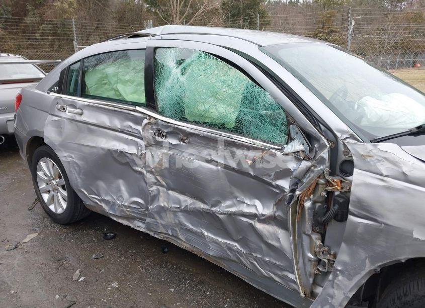 Photo 13 of 2013 Chrysler 200 TOURING (VIN 1C3CCBBB6DN543073)