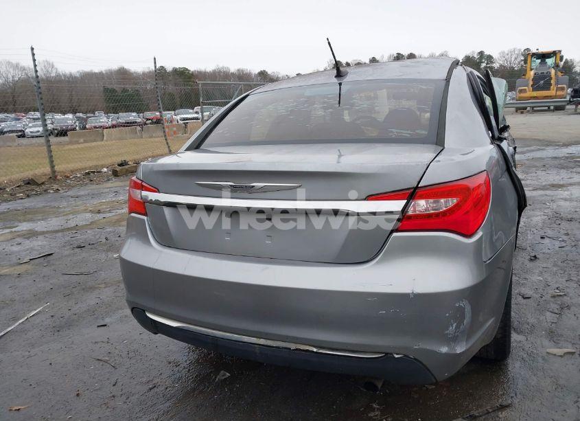 Photo 16 of 2013 Chrysler 200 TOURING (VIN 1C3CCBBB6DN543073)