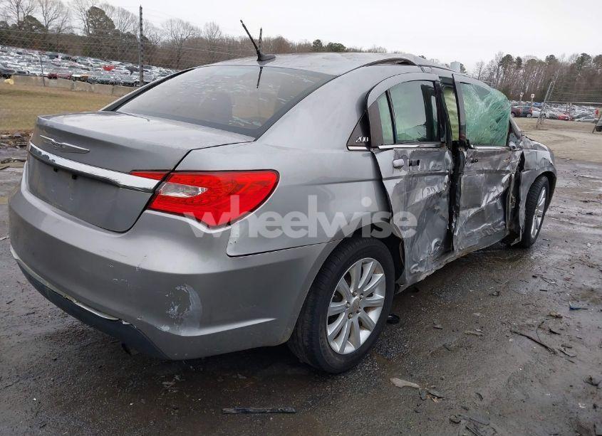 Photo 4 of 2013 Chrysler 200 TOURING (VIN 1C3CCBBB6DN543073)