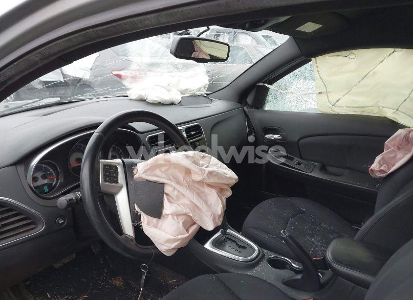 Photo 5 of 2013 Chrysler 200 TOURING (VIN 1C3CCBBB6DN543073)