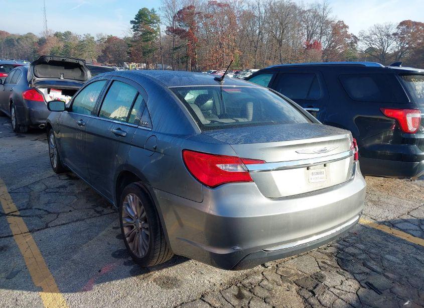 Photo 3 of 2013 Chrysler 200 TOURING (VIN 1C3CCBBB6DN550363)