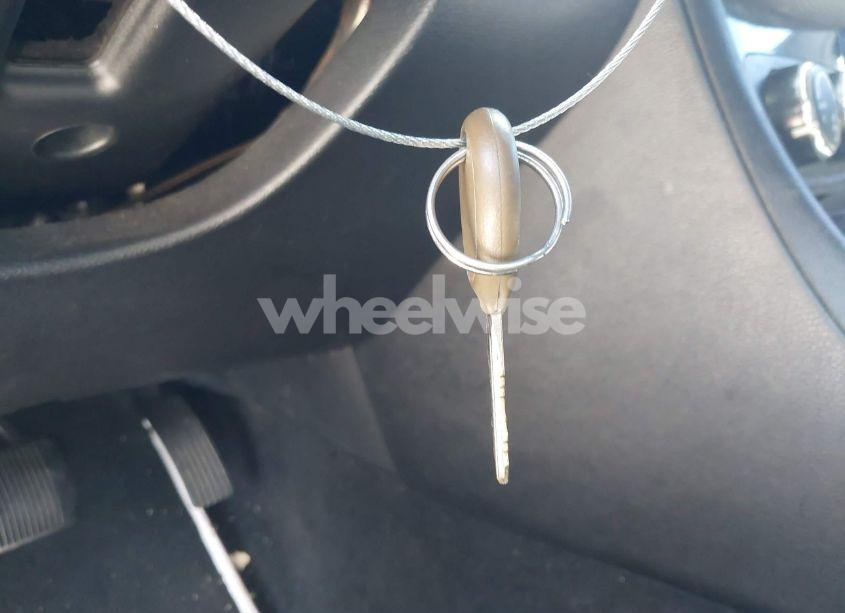 Photo 11 of 2013 Chrysler 200 TOURING (VIN 1C3CCBBB6DN577823)