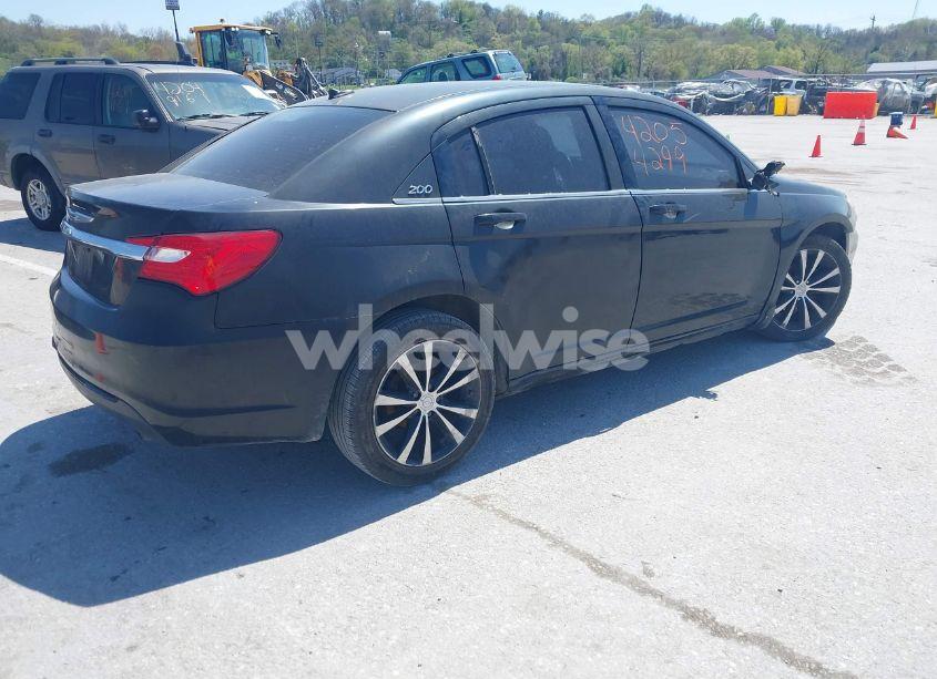 Photo 4 of 2013 Chrysler 200 TOURING (VIN 1C3CCBBB6DN577823)